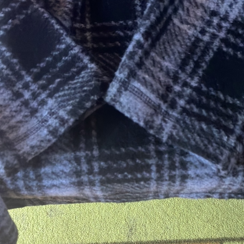 John Wayne Wooly Plaid Fleece. Quarter -zip Pullover. Black and white - Picture 6 of 7